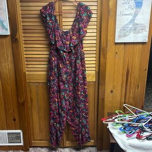 Multi-color jumpsuit size 3xl